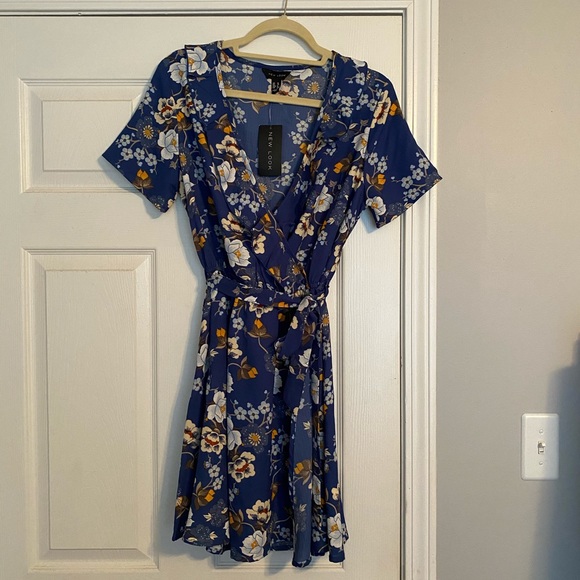 New Look Dresses & Skirts - NWT New Look Floral Dress